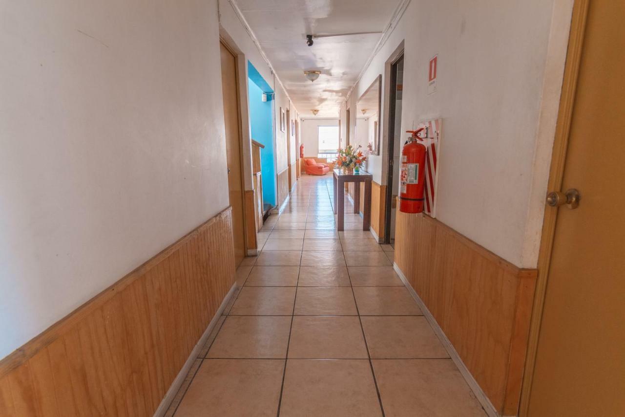 אנטופגסטה Hostal El Descanso מראה חיצוני תמונה